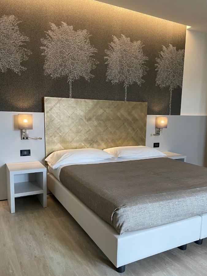 Hotel Tritone 카오를레 외부 사진