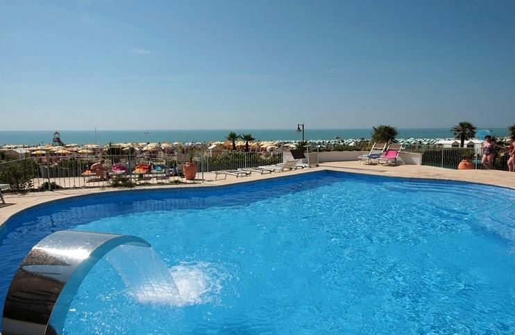 Hotel Tritone 카오를레 외부 사진