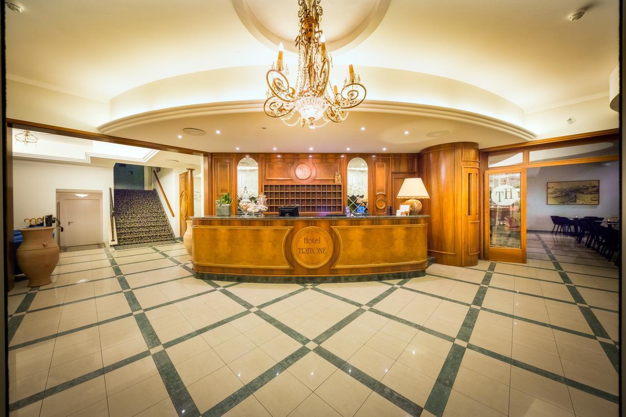 Hotel Tritone 카오를레 외부 사진