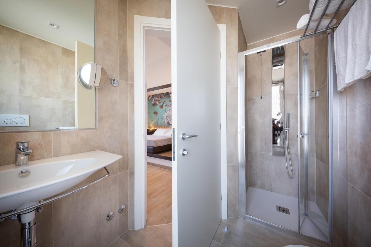 Hotel Tritone 카오를레 외부 사진